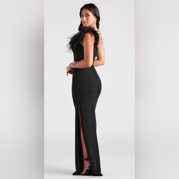 BLACK crepe Ostrich Feather one shoulder formal dress gown S 2 4 6 - Picture 3 of 6